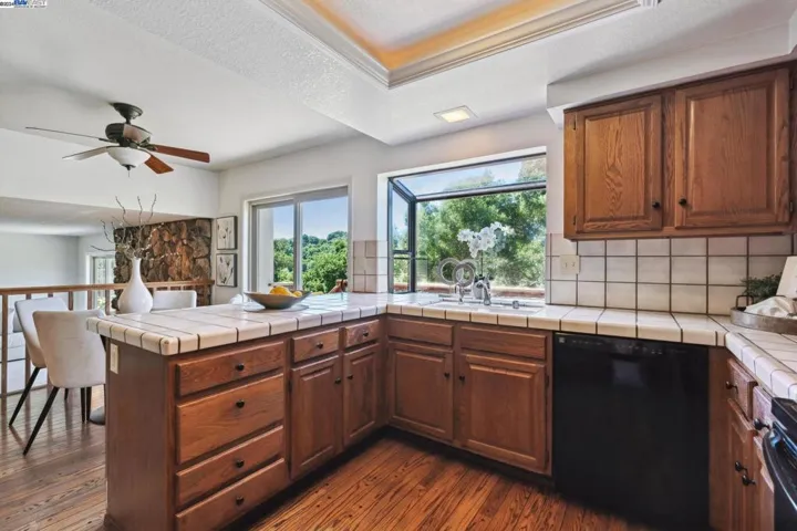 16817 Hallmark Ct, Castro Valley, California 94552