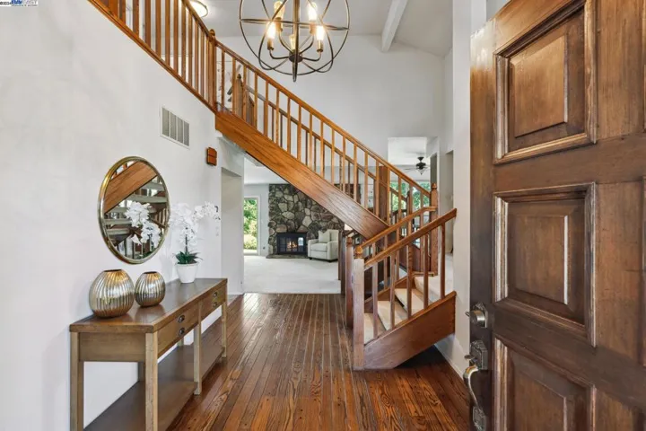 16817 Hallmark Ct, Castro Valley, California 94552