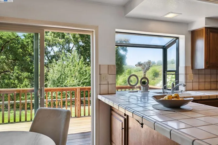 16817 Hallmark Ct, Castro Valley, California 94552