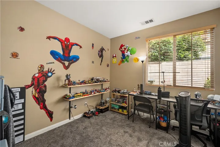 6973 Clear Lake Way, Fontana, California 92336