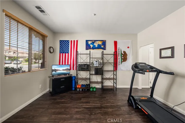 6973 Clear Lake Way, Fontana, California 92336
