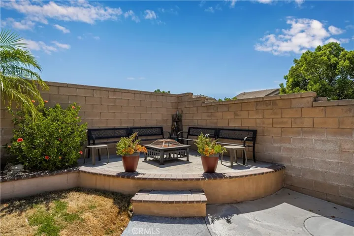 6973 Clear Lake Way, Fontana, California 92336
