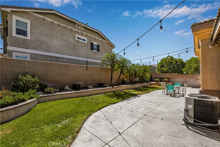 6973 Clear Lake Way, Fontana, California 92336