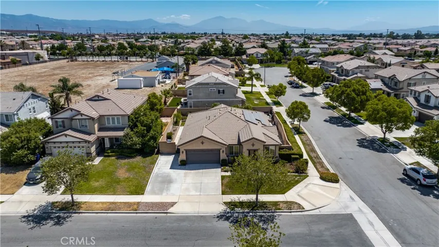 6973 Clear Lake Way, Fontana, California 92336