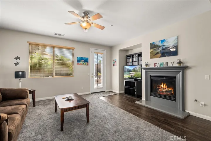 6973 Clear Lake Way, Fontana, California 92336