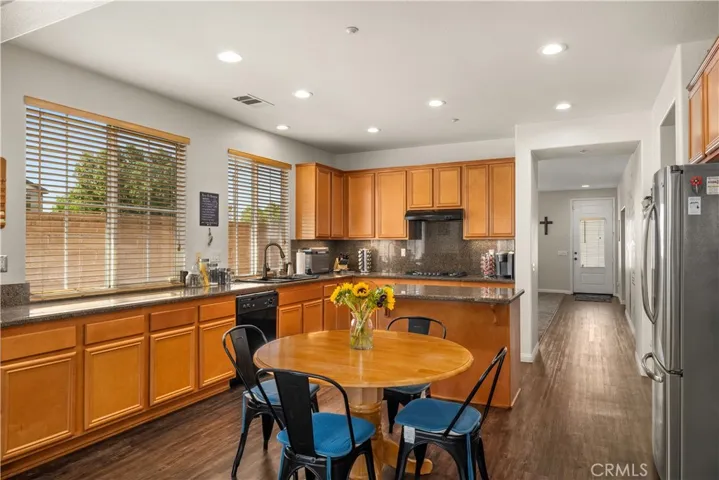6973 Clear Lake Way, Fontana, California 92336