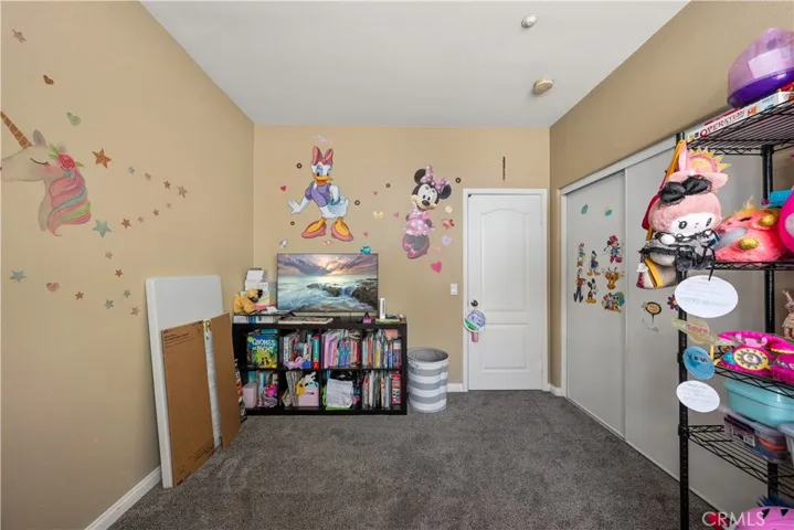 6973 Clear Lake Way, Fontana, California 92336