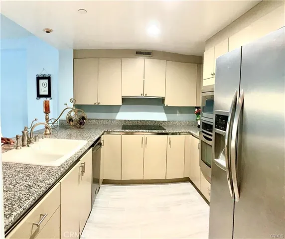 850 E Ocean Boulevard 202, Long Beach, California 90802