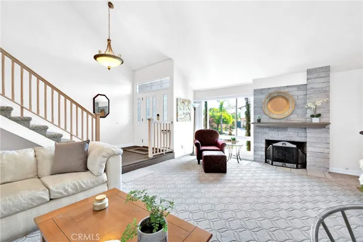 9354 Vista Serena, Cypress, California 90630