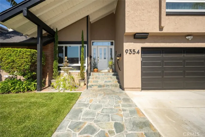9354 Vista Serena, Cypress, California 90630