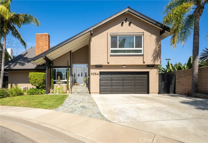 9354 Vista Serena, Cypress, California 90630