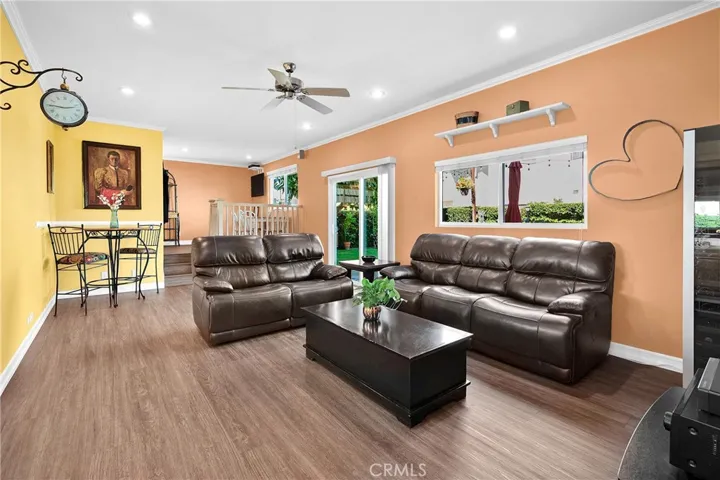 9354 Vista Serena, Cypress, California 90630