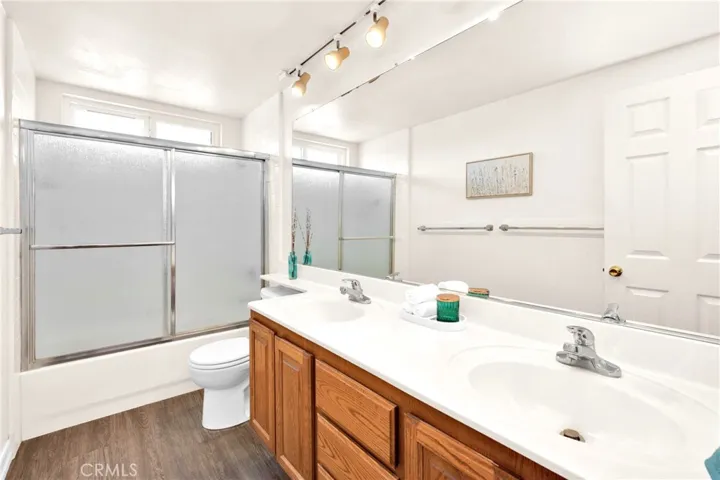 9354 Vista Serena, Cypress, California 90630