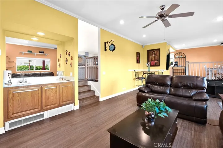 9354 Vista Serena, Cypress, California 90630