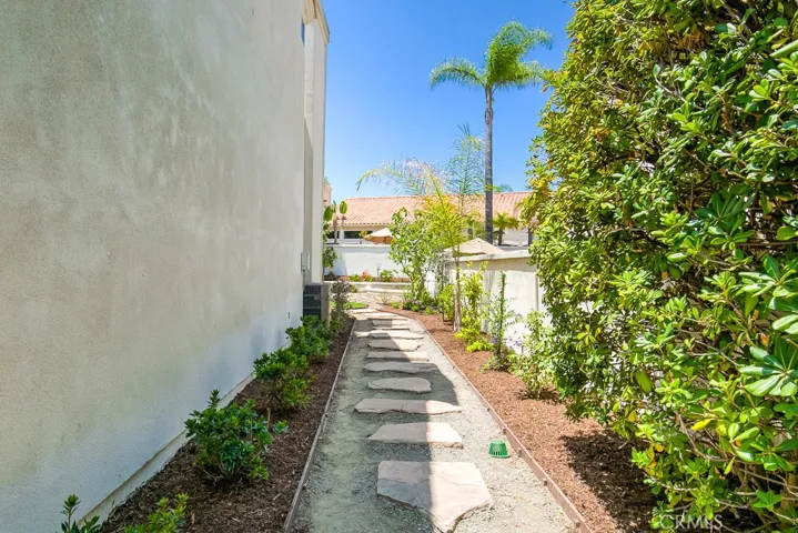 11 Vienna, Laguna Niguel, California 92677