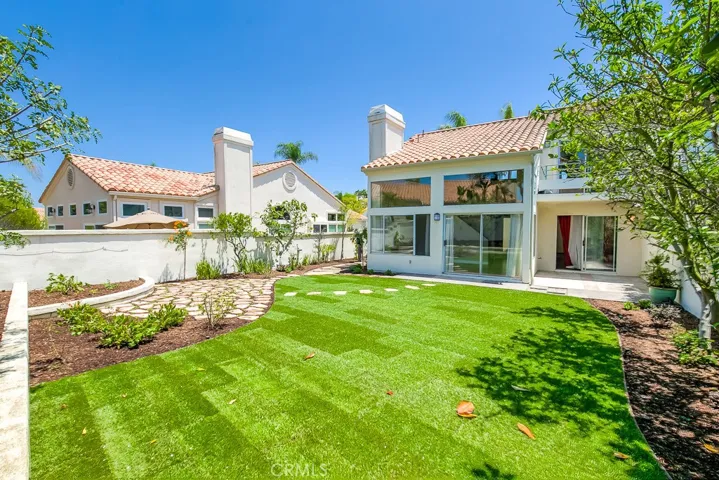11 Vienna, Laguna Niguel, California 92677