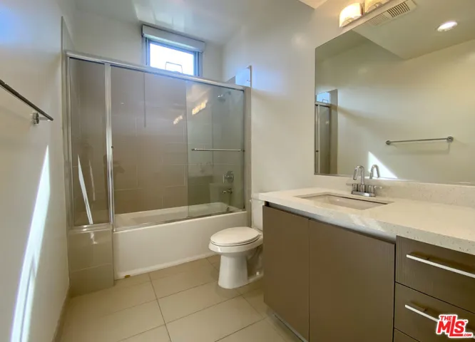 11715 W Bellagio Road 202, Los Angeles, California 90049