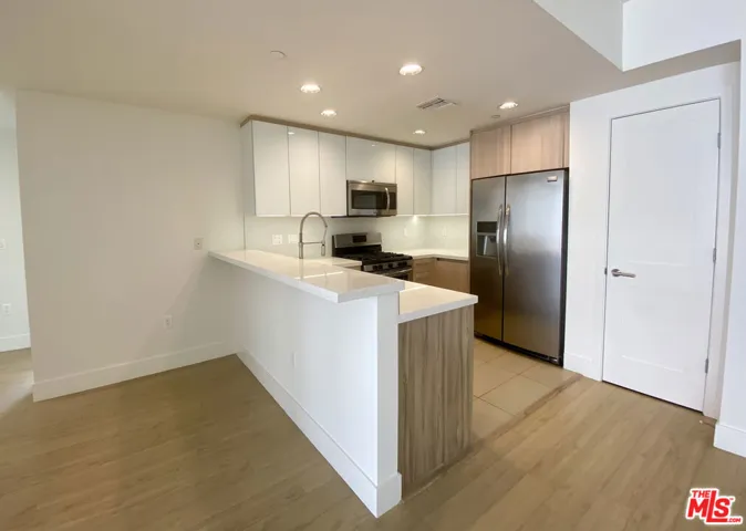 11715 W Bellagio Road 202, Los Angeles, California 90049