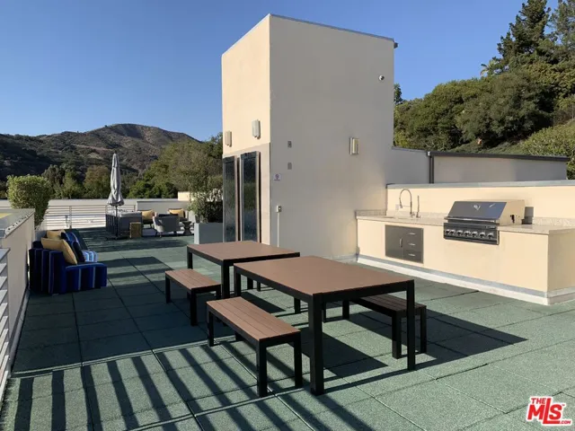 11715 W Bellagio Road 202, Los Angeles, California 90049