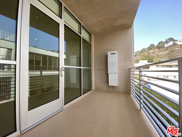 11715 W Bellagio Road 202, Los Angeles, California 90049