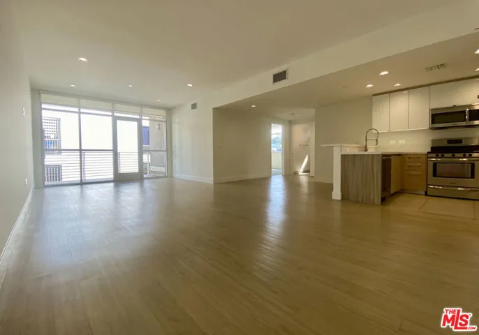 11715 W Bellagio Road 202, Los Angeles, California 90049