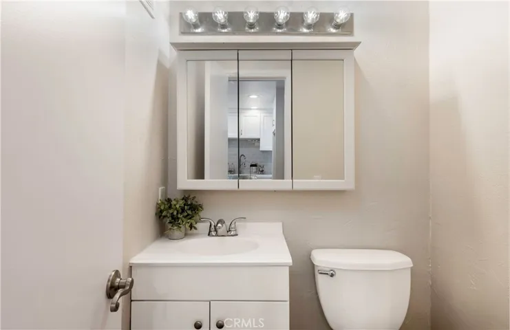 Downstairs 1/2 bath