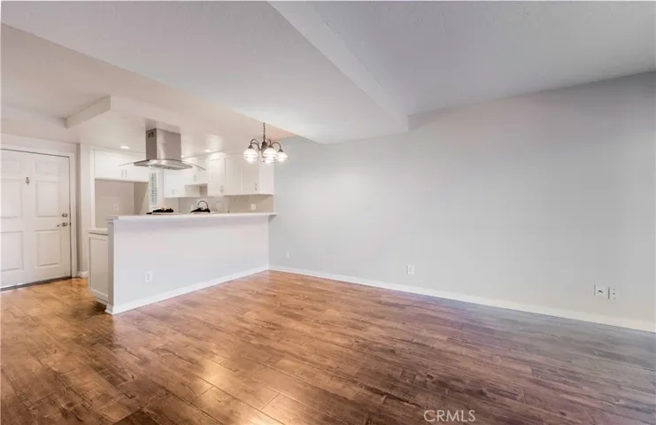 Dining and breakfast entertaining bar