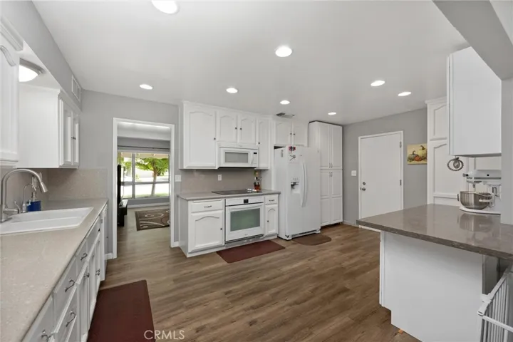 917 Pebble Beach Drive, Bakersfield, California 93309