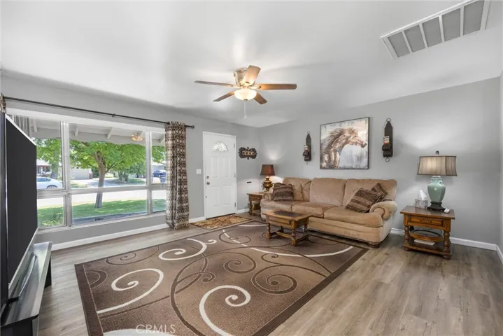 917 Pebble Beach Drive, Bakersfield, California 93309