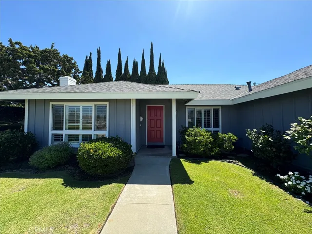 Great curb appeal, a welcoming entrance.
