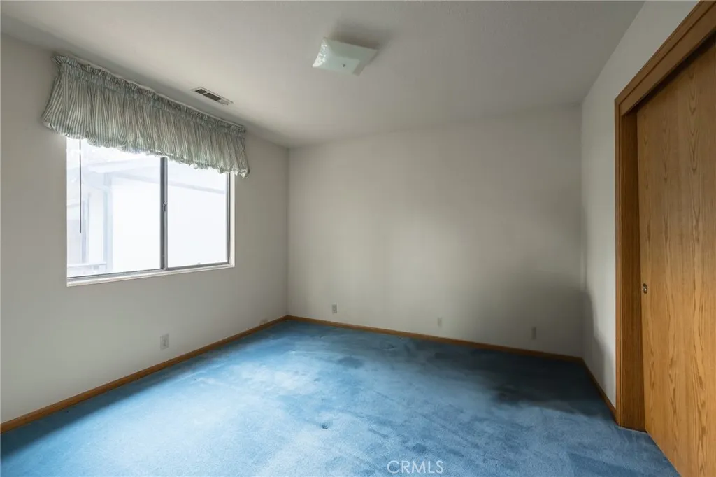 489 Woodside Drive, Big Bear City, California 92314 home-pic-9