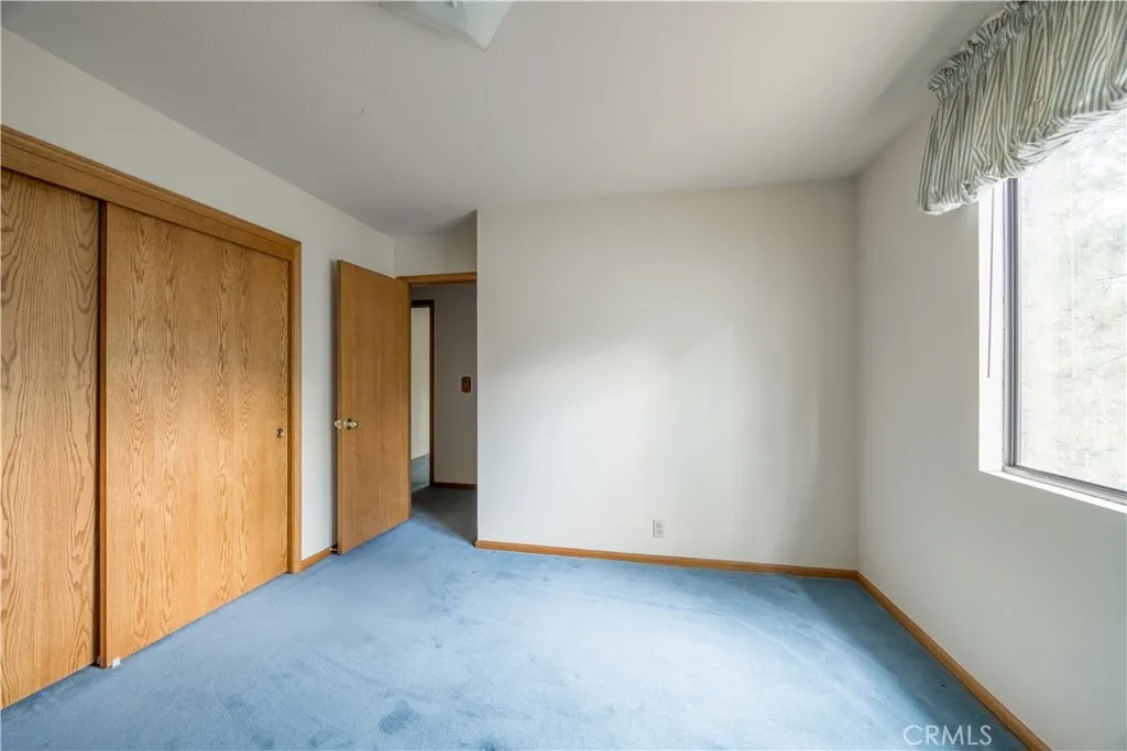 489 Woodside Drive, Big Bear City, California 92314 home-pic-11