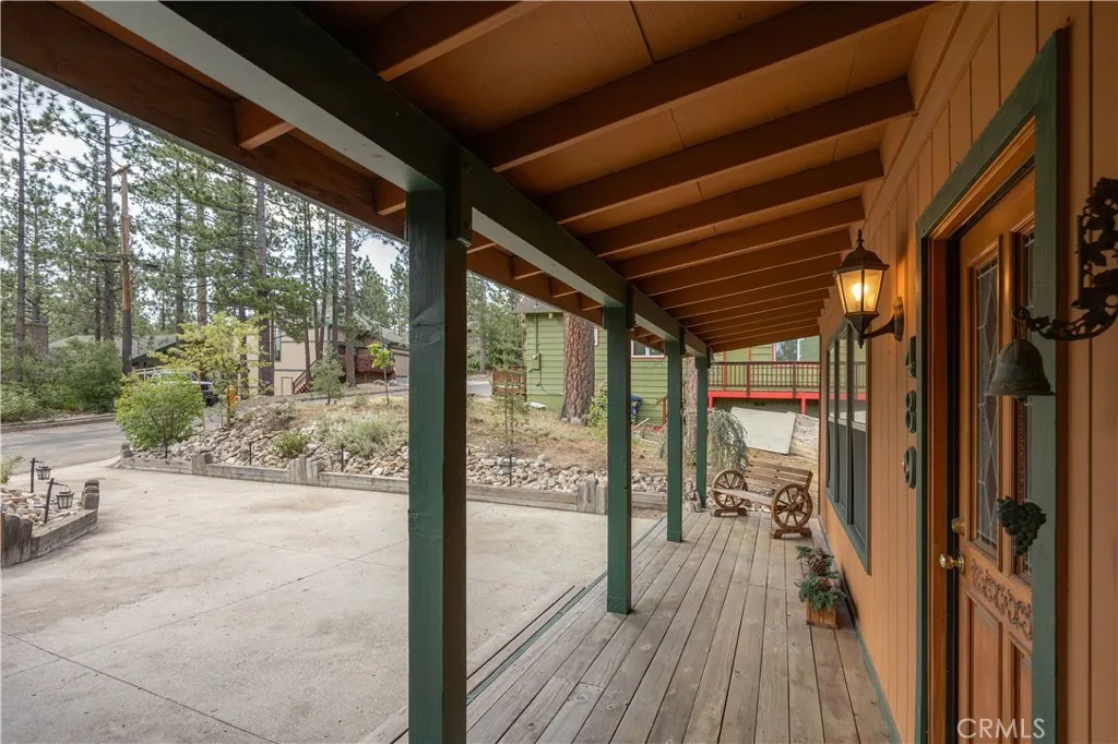 489 Woodside Drive, Big Bear City, California 92314 home-pic-16
