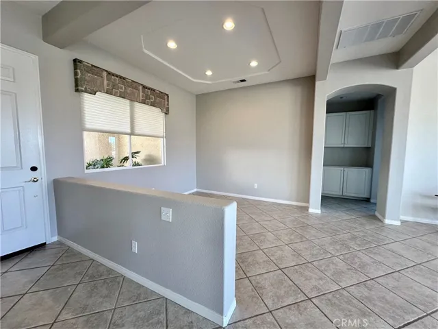 Dining/Entertainment Area