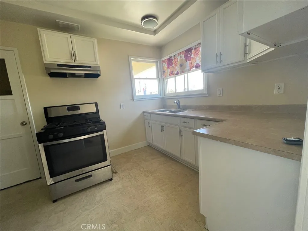 2018 W 39th Street, Los Angeles, California 90008 home-pic-11