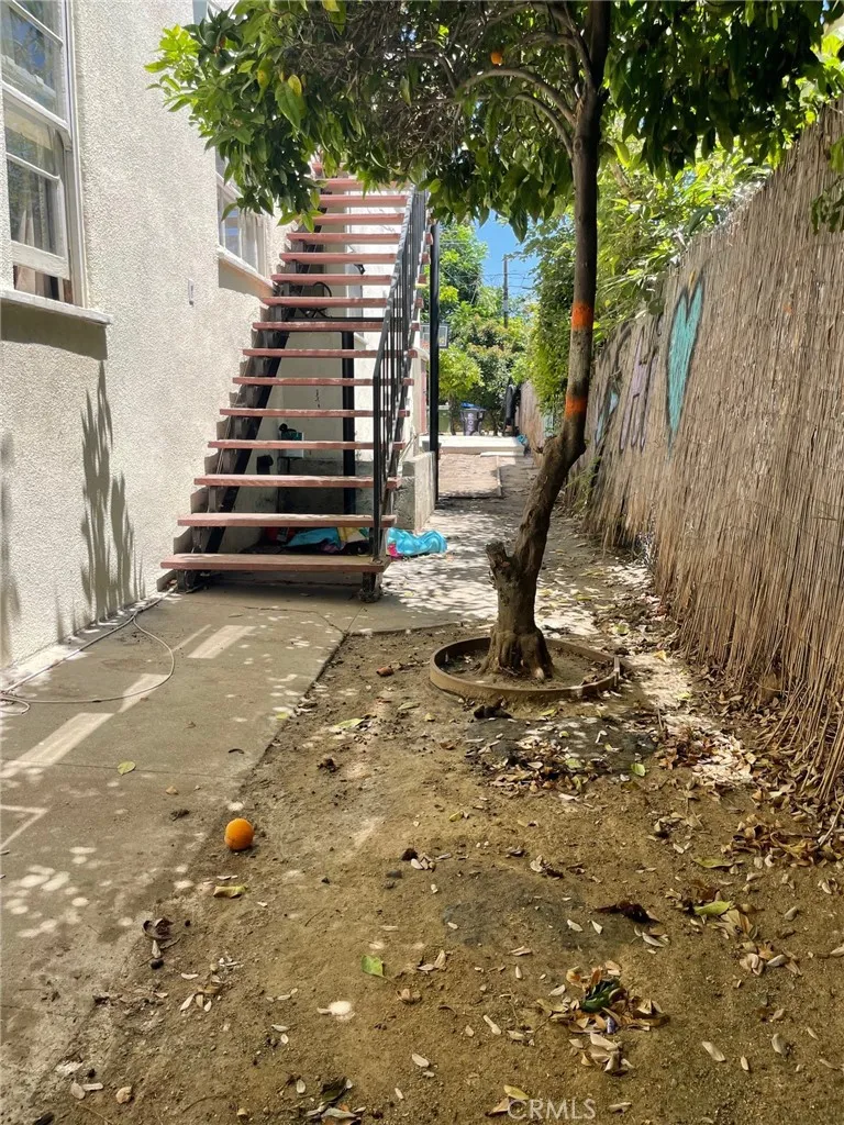 2018 W 39th Street, Los Angeles, California 90008 home-pic-19
