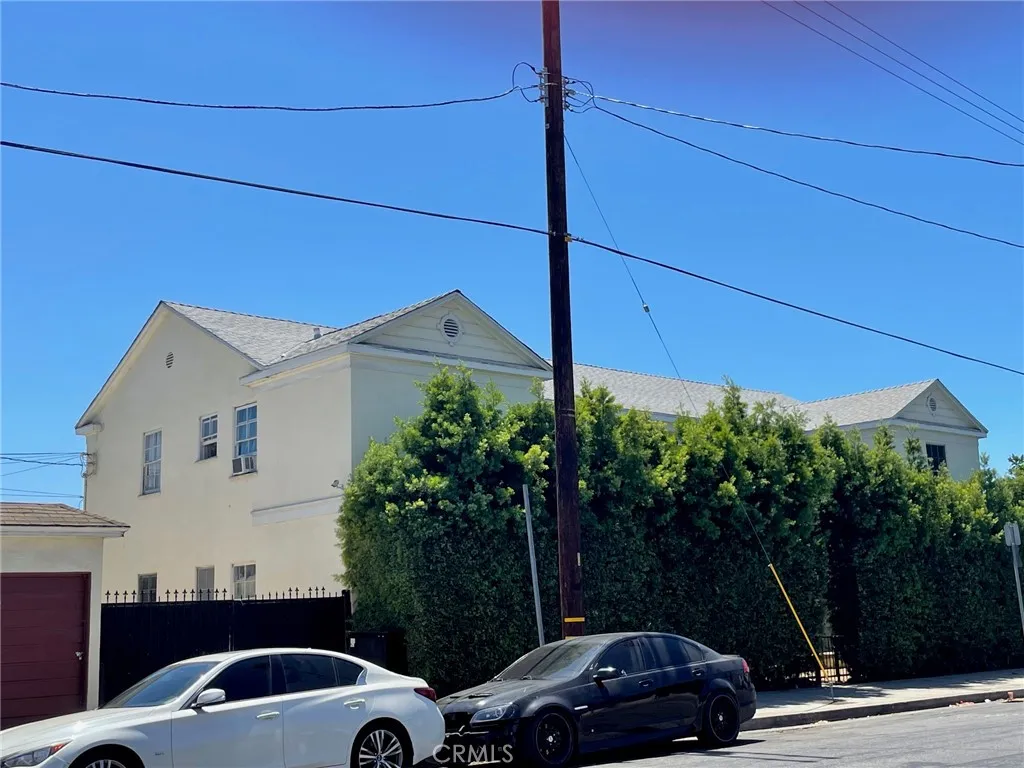 2018 W 39th Street, Los Angeles, California 90008 home-pic-2