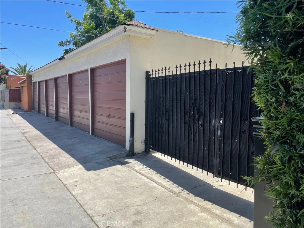 2018 W 39th Street, Los Angeles, California 90008 home-pic-3