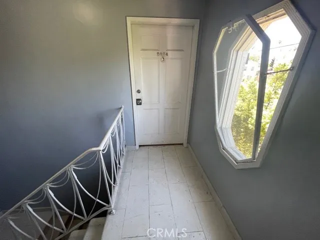 2018 W 39th Street, Los Angeles, California 90008 home-pic-4