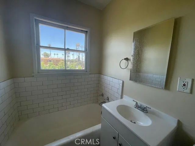 2018 W 39th Street, Los Angeles, California 90008 home-pic-16
