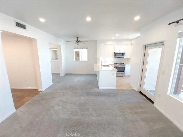 6020 Seabluff Drive 326, Playa Vista, California 90094