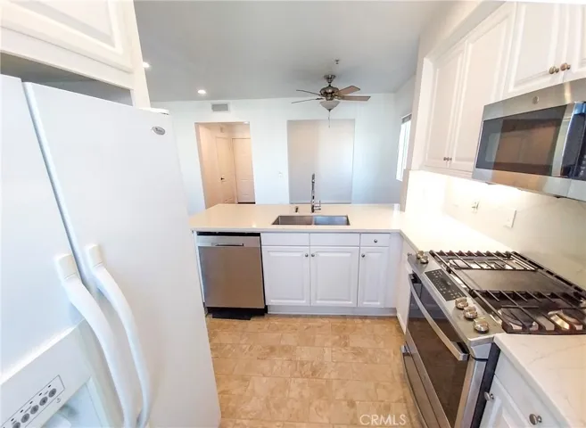 6020 Seabluff Drive 326, Playa Vista, California 90094