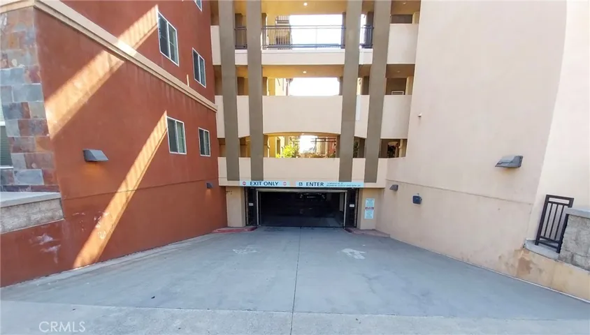 6020 Seabluff Drive 326, Playa Vista, California 90094