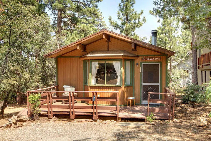exterior-3_53885544474_o