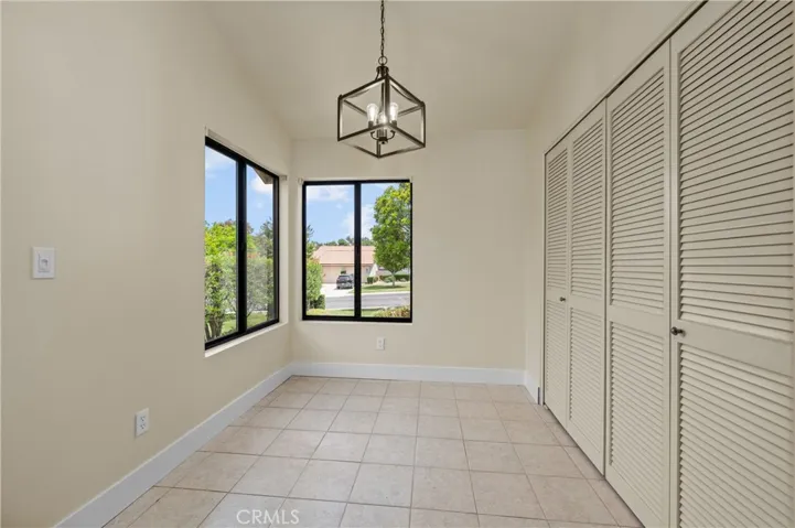 dining area in kitchen
