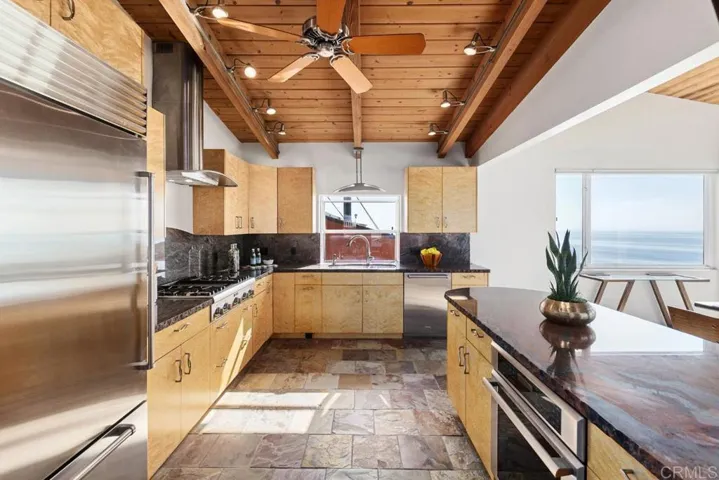 794 Neptune Avenue, Encinitas, California 92024