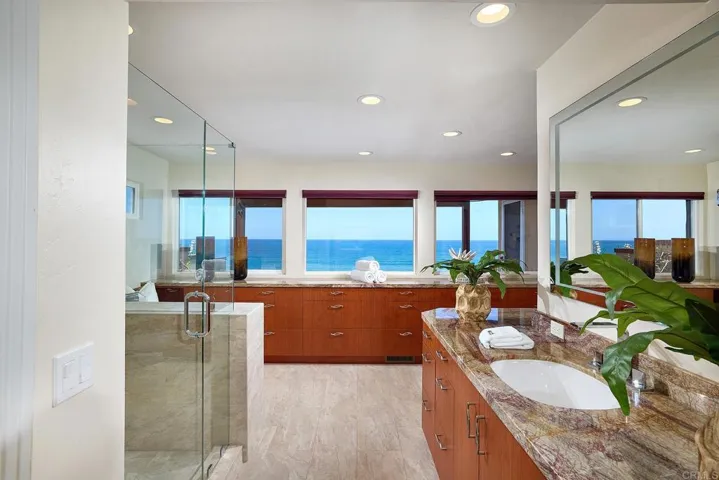 794 Neptune Avenue, Encinitas, California 92024