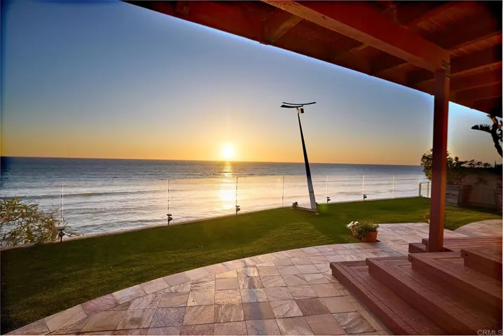 794 Neptune Avenue, Encinitas, California 92024