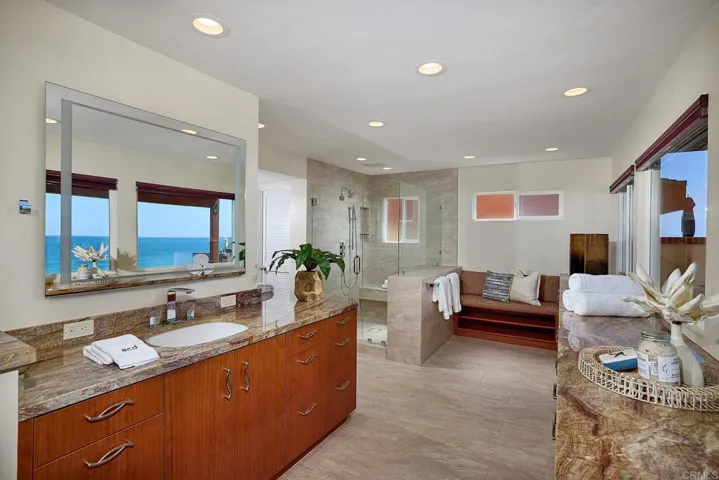 794 Neptune Avenue, Encinitas, California 92024