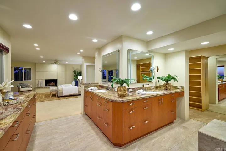 794 Neptune Avenue, Encinitas, California 92024